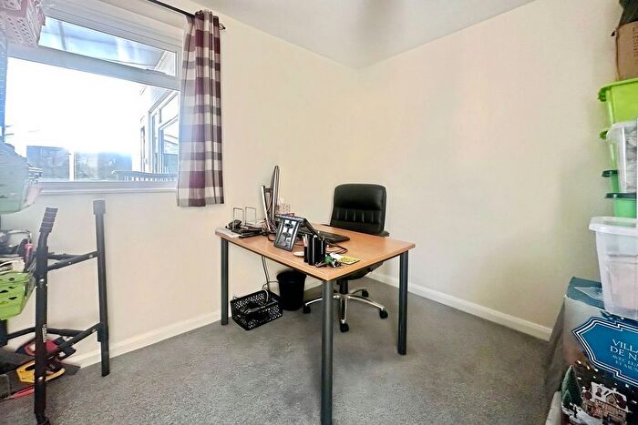 4 Bedroom Detached House For Sale In The Close, Holbury, Southampton, SO45