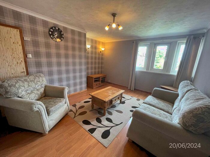 2 Bedroom Flat To Rent In Morrison Drive, First Floor Right, Aberdeen, AB10