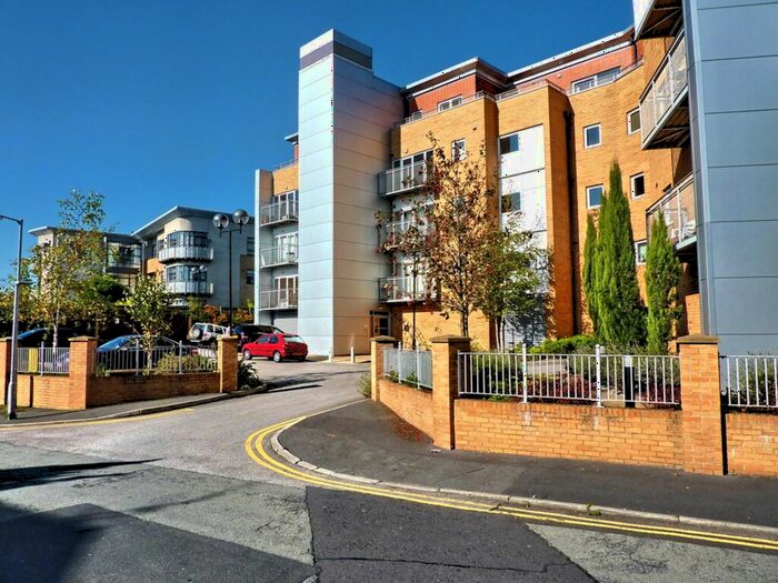 2 Bedroom Apartment To Rent In Bury Old Road, Whitefield, M45