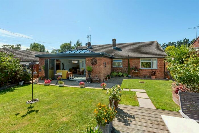 3 Bedroom Detached Bungalow For Sale In School Lane, Canterbury, CT3