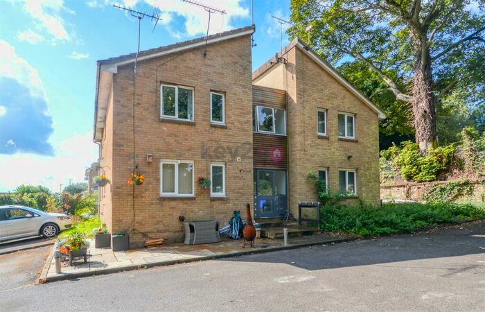 Studio To Rent In Hayes Drive, Halfway, S20