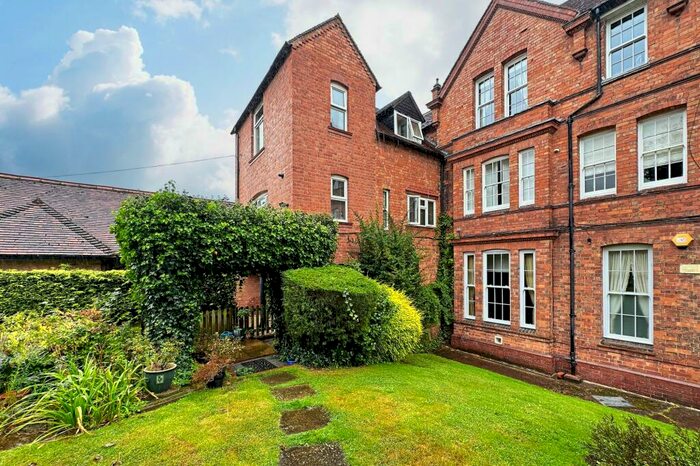 3 Bedroom Apartment For Sale In Glasshouse Lane, Lapworth, B94