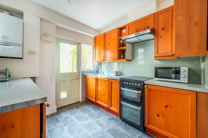 4 Bedroom Terraced House To Rent In Belgrade Road, Stoke Newington, London, N16