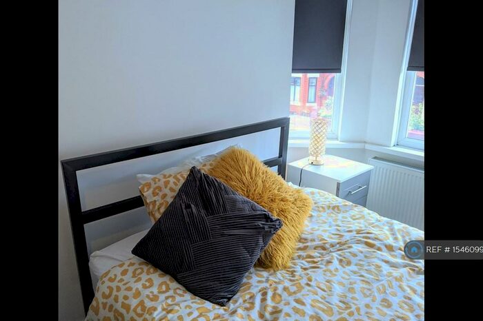 6 Bedroom Terraced House To Rent In Scarsdale Road, Manchester, M14