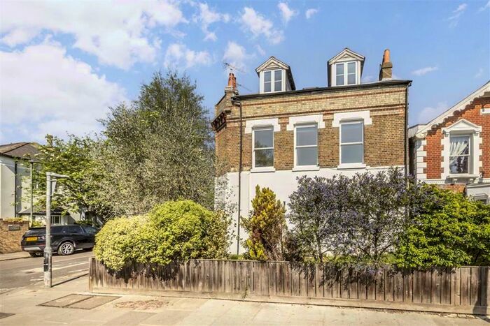 2 Bedroom Flat To Rent In Church Road, Teddington, TW11