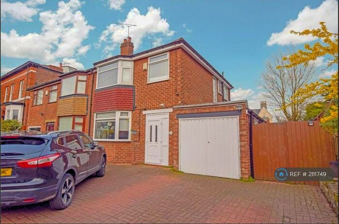 3 Bedroom Semi-Detached House To Rent In Stamford Place, Sale, M33