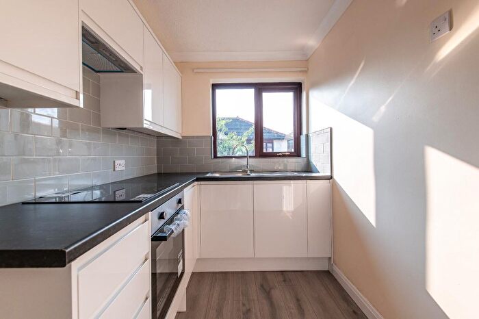 2 Bedroom Flat For Sale In St. Pauls Street, Tunbridge Wells, TN4
