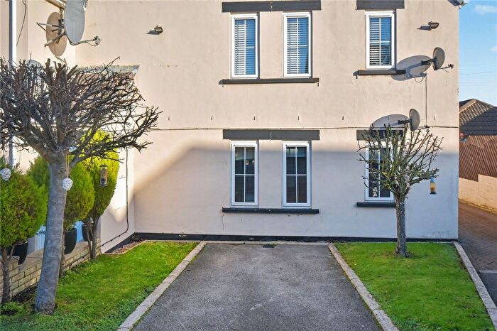 2 Bedroom Flat For Sale In Chapel Court, Great North Road, Micklefield, Leeds, West Yorkshire, LS25