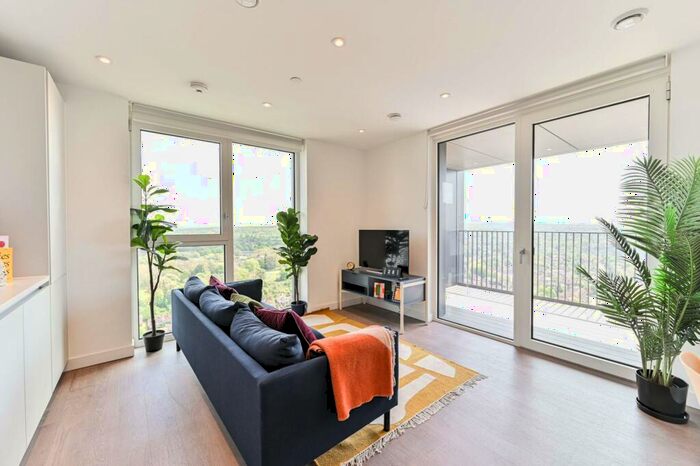 2 Bedroom Flat To Rent In The Fold, Croydon, CR0