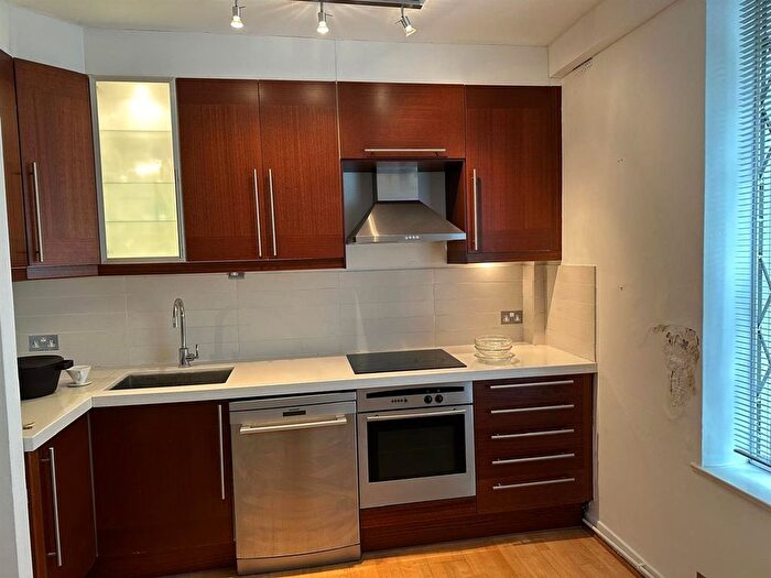 2 Bedroom Flat To Rent In Nevern Square, London, SW5