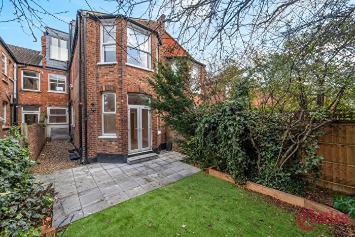 2 Bedroom Flat To Rent In Harvey Road, Crouch End, N8