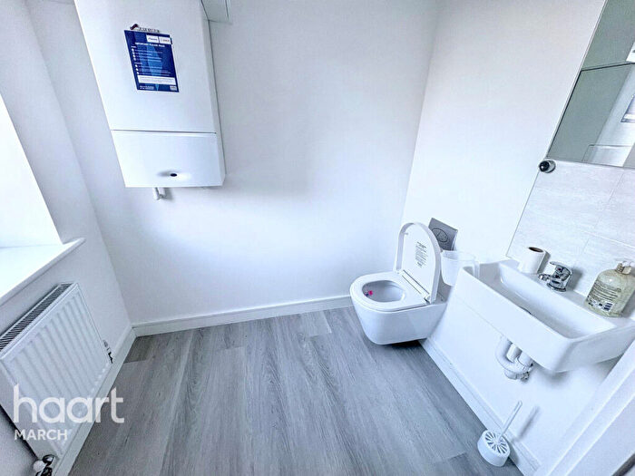 2 Bedroom Semi Detached House For Sale In Deerfield, March, PE15