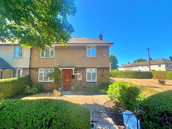 3 Bedroom Terraced House For Sale In East Avenue, Hayes, UB3