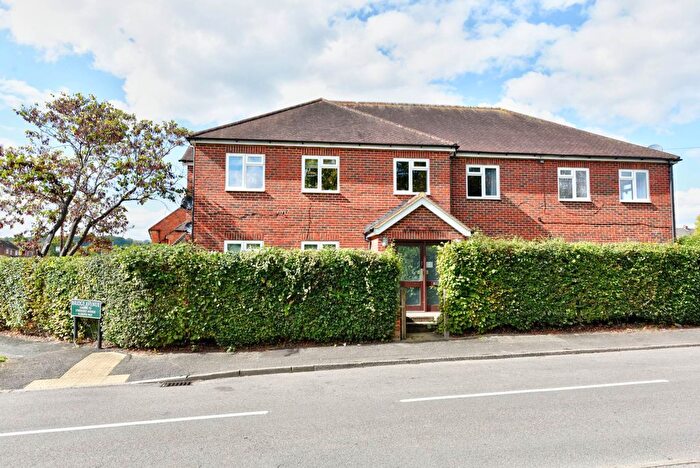 2 Bedroom Flat To Rent In Whyteladyes Lane, Maidenhead, SL6