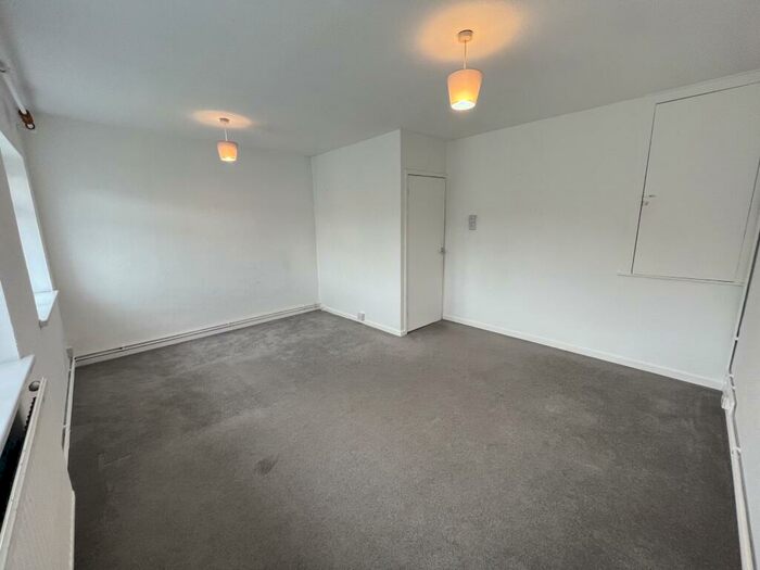 2 Bedroom Maisonette To Rent In Sanders Close, London Colney, St Albans, AL2