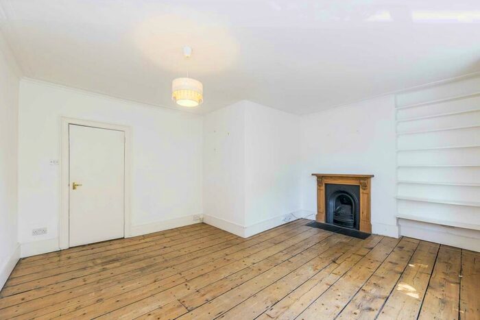 2 Bedroom Maisonette To Rent In Huntingdon Street, Barnsbury, N1