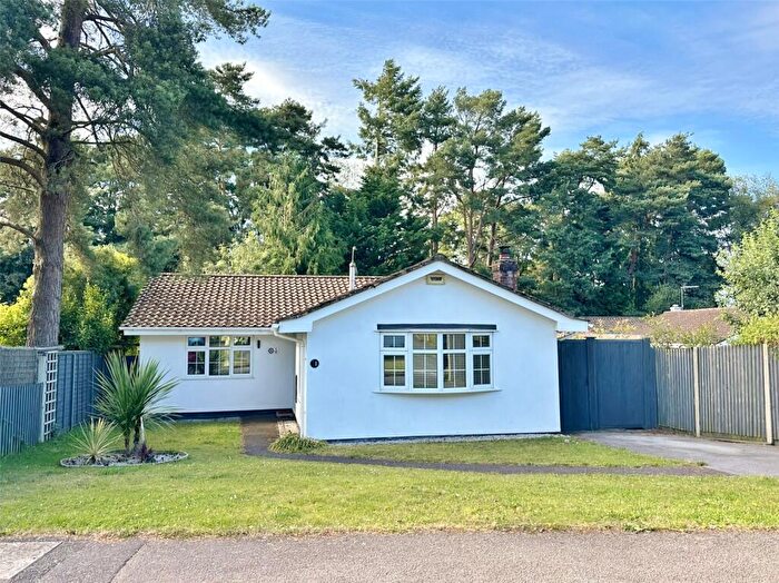 3 Bedroom Bungalow For Sale In Birchwood Drive, Alderholt, Fordingbridge, Hampshire, SP6
