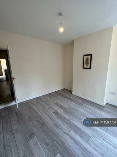 3 Bedroom Terraced House To Rent In Walton Road, Sheffield, S11