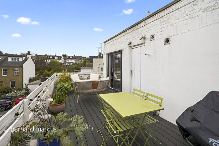 1 Bedroom Apartment For Sale In Pembroke Road, London, N10