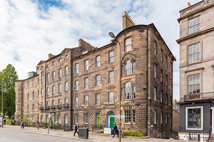 5 Bedroom Flat To Rent In Gayfield Place, New Town, Edinburgh, EH7