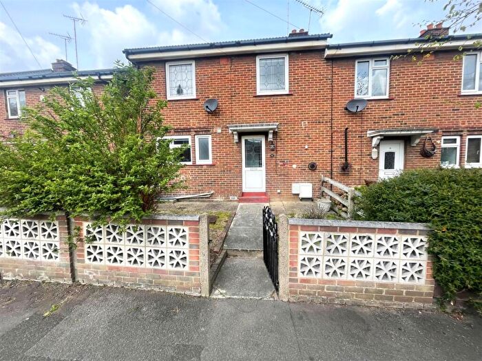 3 Bedroom Terraced House To Rent In Bridge Road, Gillingham, ME7