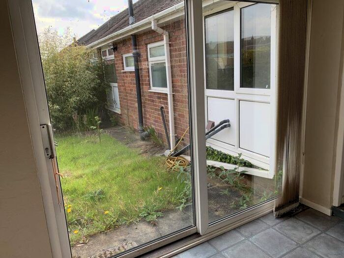 2 Bedroom Semi-Detached Bungalow For Sale In Eastway, Freckleton, Preston, PR4