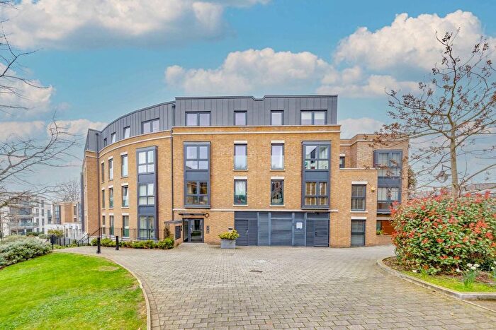 2 Bedroom Flat To Rent In Loxford Gardens, London, N5