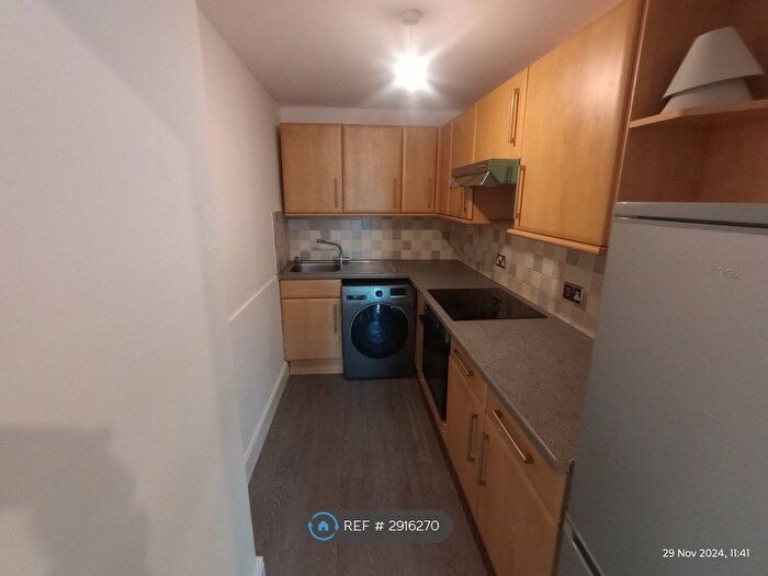 1 Bedroom Flat To Rent In Lipson Road, Plymouth, PL4