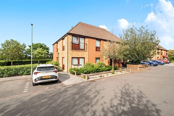 2 Bedroom Flat For Sale In Pelman Way, Garnham House Pelman Way, KT19