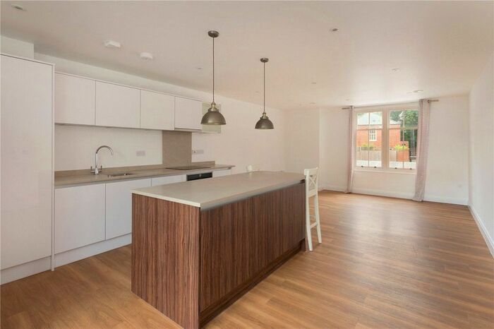 2 Bedroom Flat To Rent In St Thomas Place, Military Road, Canterbury, CT1