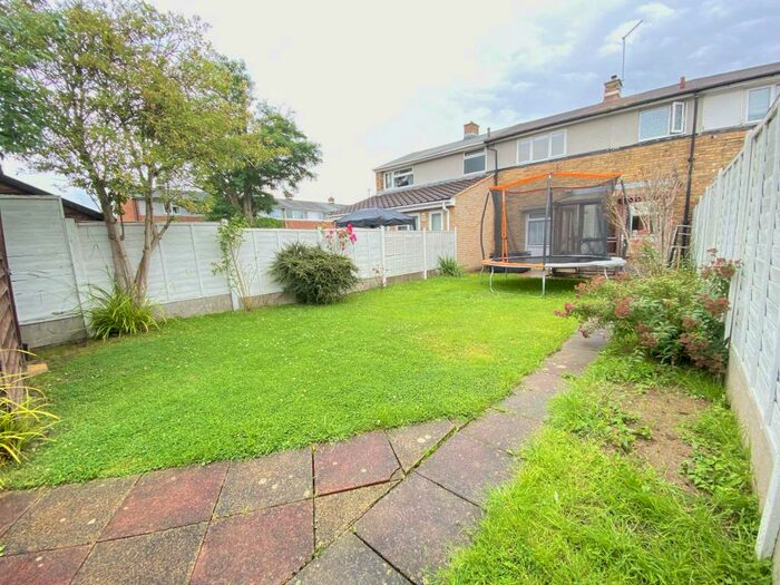 2 Bedroom House To Rent In Pittmans Field, Harlow, CM20