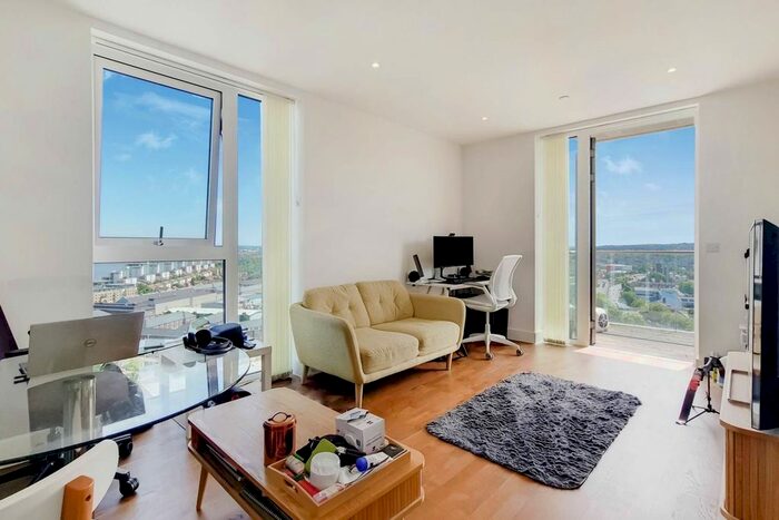 1 Bedroom Flat To Rent In Duncombe House, Woolwich, London, SE18