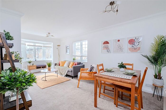 2 Bedroom Flat For Sale In Fawcett Close, London, SW16