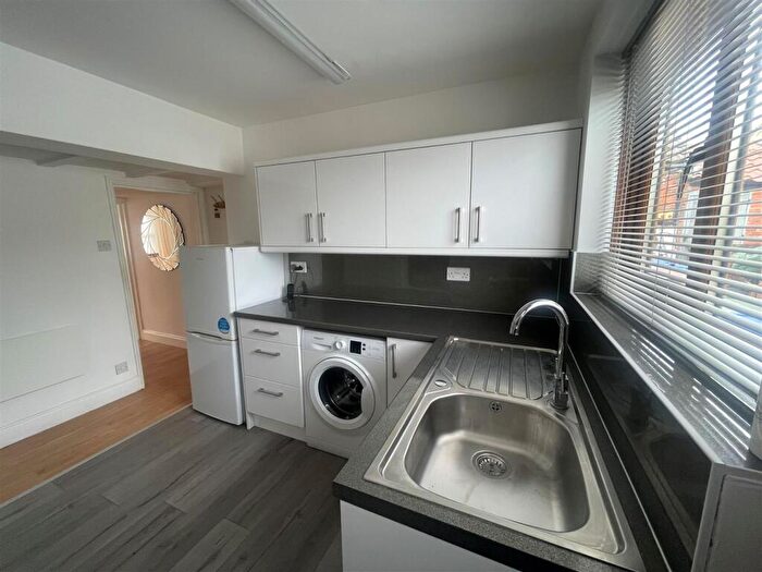 2 Bedroom Cottage For Sale In Post Office Row, Withernwick, Hull, HU11