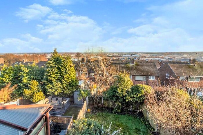 3 Bedroom Semi-Detached House To Rent In Fort Hill Road, Sheffield, South Yorkshire, S9