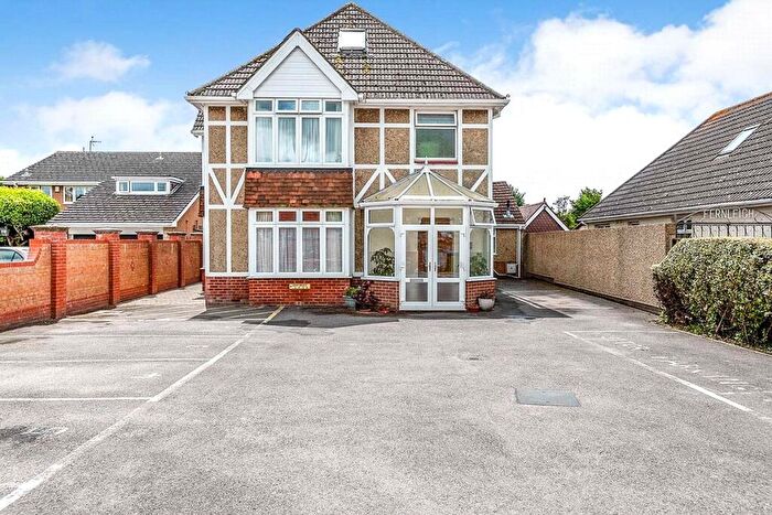 1 Bedroom Flat To Rent In West Street, Portchester, Fareham, Hampshire, PO16
