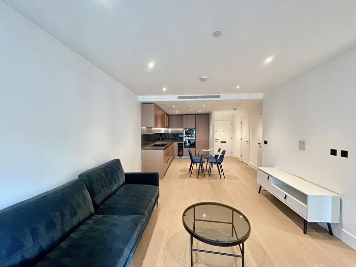 2 Bedroom Flat To Rent In Chartwell House, Palmer Road, SW11