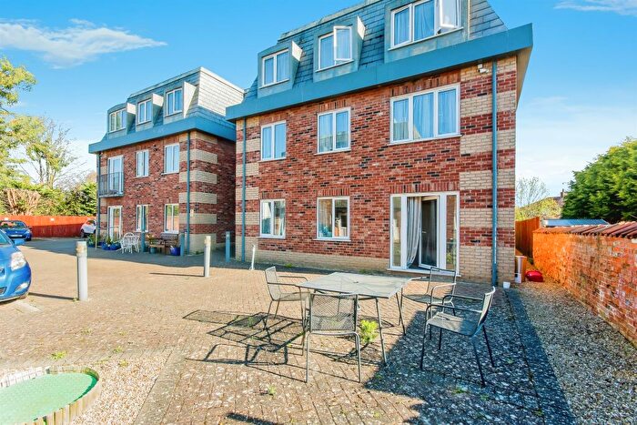 2 Bedroom Flat For Sale In Grosvenor Mews, Billingborough, Sleaford, NG34