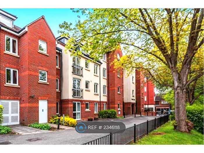 1 Bedroom Flat To Rent In Roman Court, Edenbridge, TN8