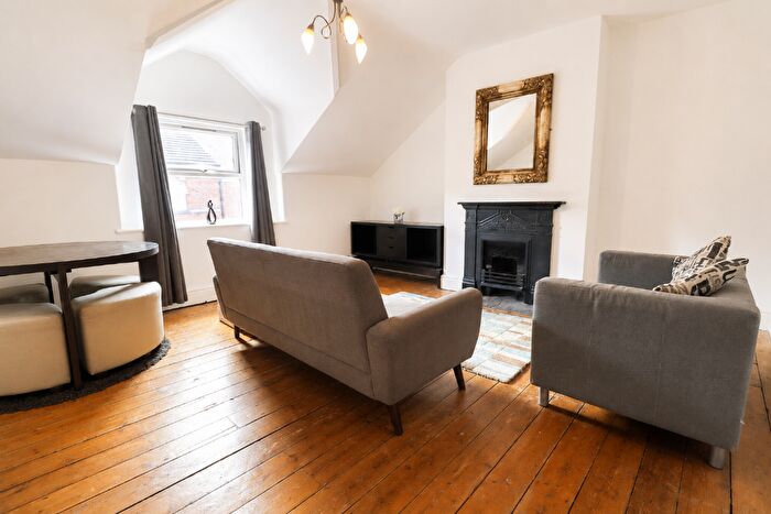 2 Bedroom Flat To Rent In Chichester Street, Chester, Cheshire, CH1
