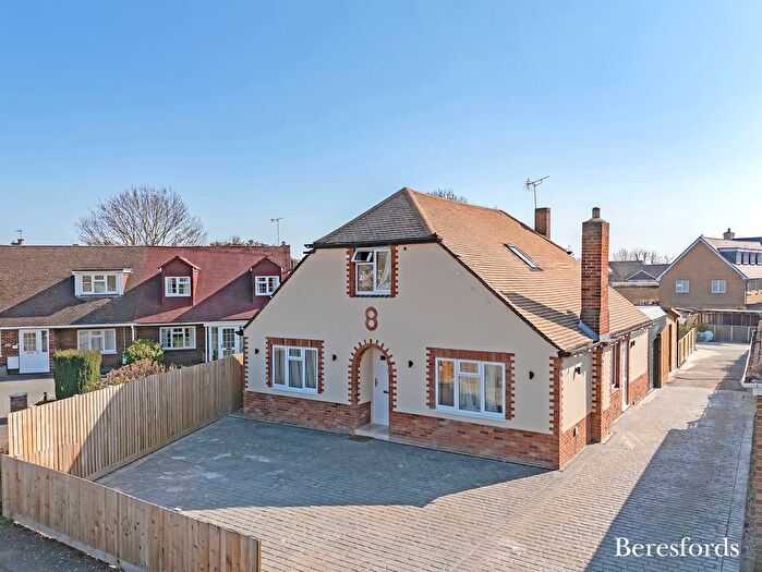 6 Bedroom Bungalow For Sale In All Saints Close, Chelmsford, CM1