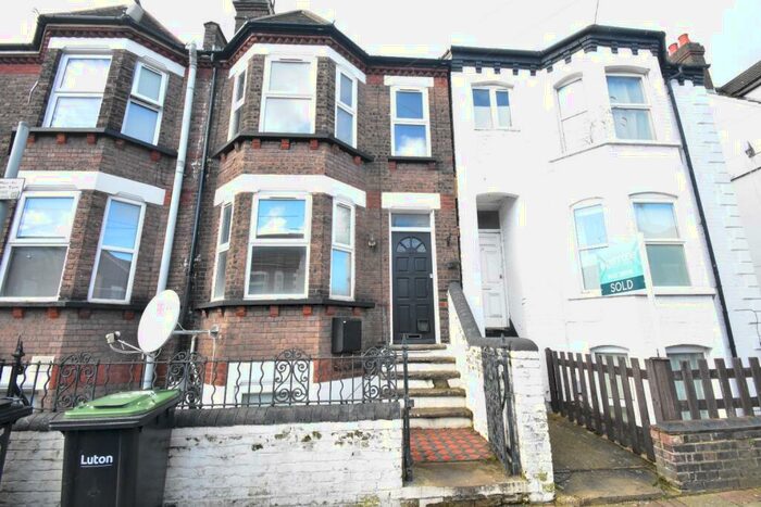 1 Bedroom Apartment To Rent In Clarendon Road, Luton, Bedfordshire, LU2