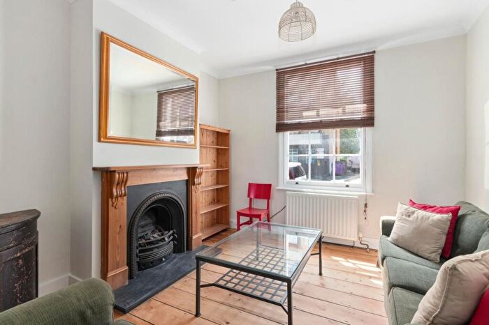 3 Bedroom Terraced House To Rent In East Arbour Street, London, E1