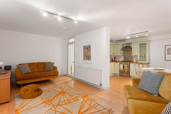 1 Bedroom House To Rent In Dean Path, Edinburgh, EH4