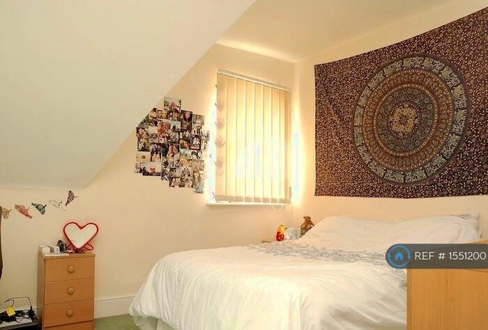 5 Bedroom End Of Terrace House To Rent In Denison Road, Manchester, M14