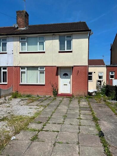 4 Bedroom Semi-Detached House To Rent In Wulstan Road, Burslem, Stoke-On-Trent, ST6