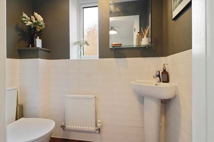 4 Bedroom Detached House For Sale In Poppy Crescent, Chesterfield, S41