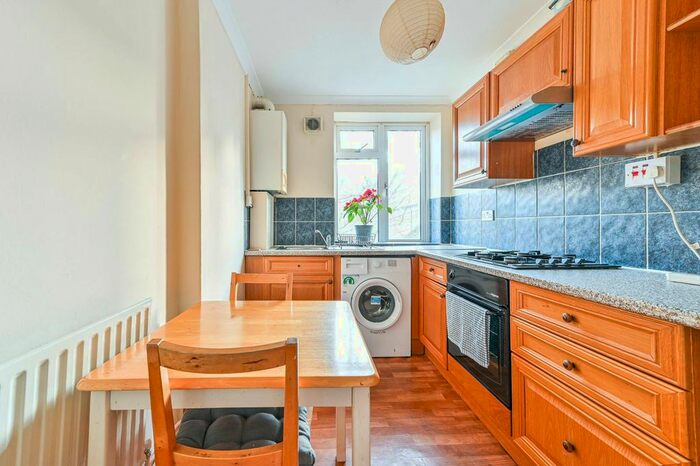 1 Bedroom Flat To Rent In Darien Road, Clapham Junction, London, SW11