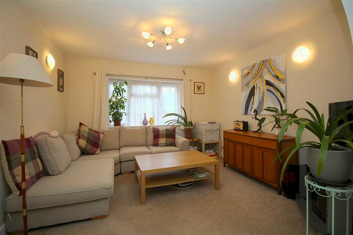 3 Bedroom Semi-Detached House To Rent In Sharpley Road, Loughborough, LE11