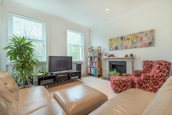 2 Bedroom Flat To Rent In Holland Park Avenue, London, W11